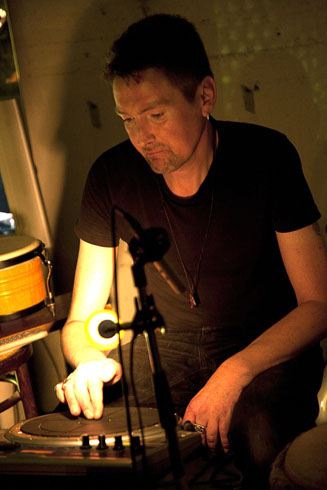Ralf Meinz Live im Tresorraum für Elektrische Kunst - Foto: Muhammed Krauß